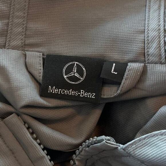 Mercedes Benz Windbreaker Hooded Jacket L Gray Motorsport Formula One Racing - Picture 3 of 10